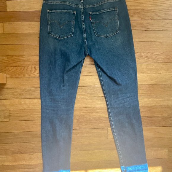 Levi's 721 High Rise Skinny Blue Jeans with Embroidered Flowers - Picture 3 of 6